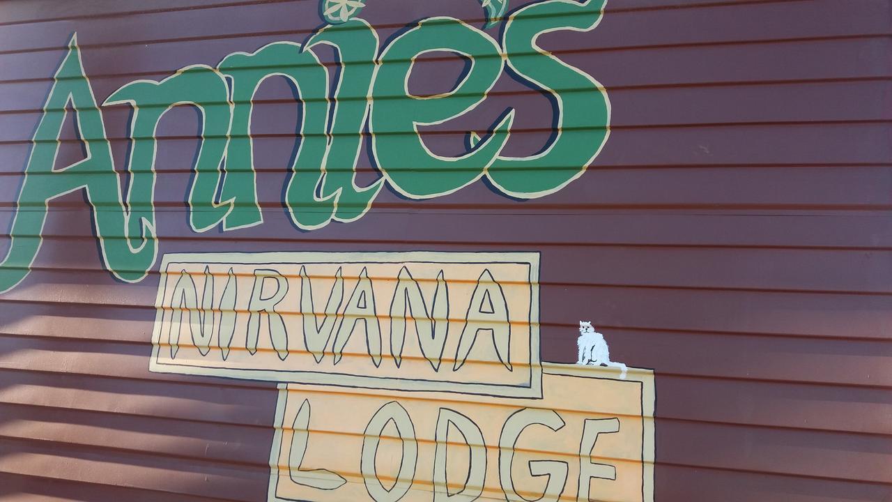 Annies Nirvana Lodge Backpackers Takaka Zewnętrze zdjęcie